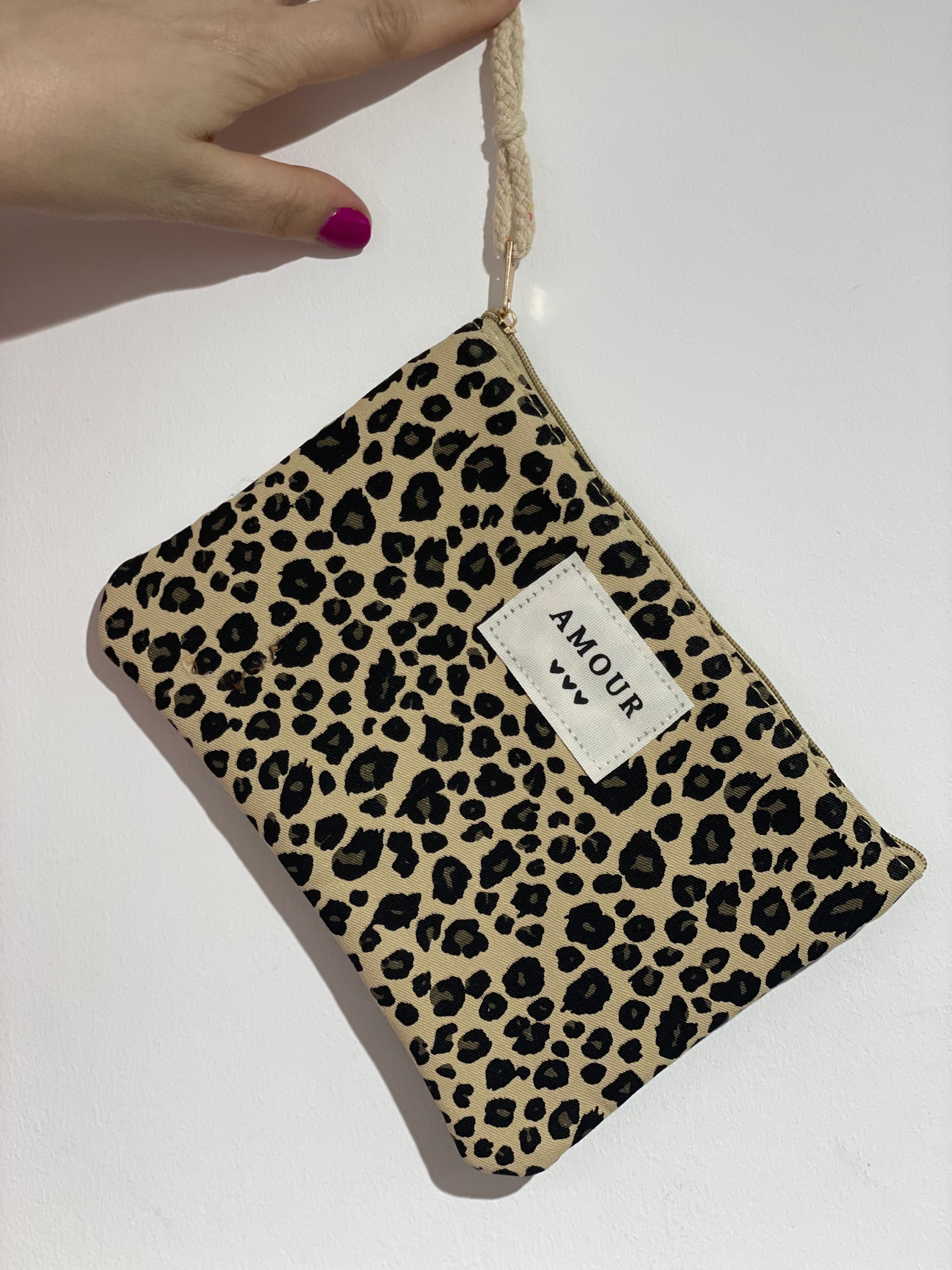 POCHETTE LEOPARD AMOUR