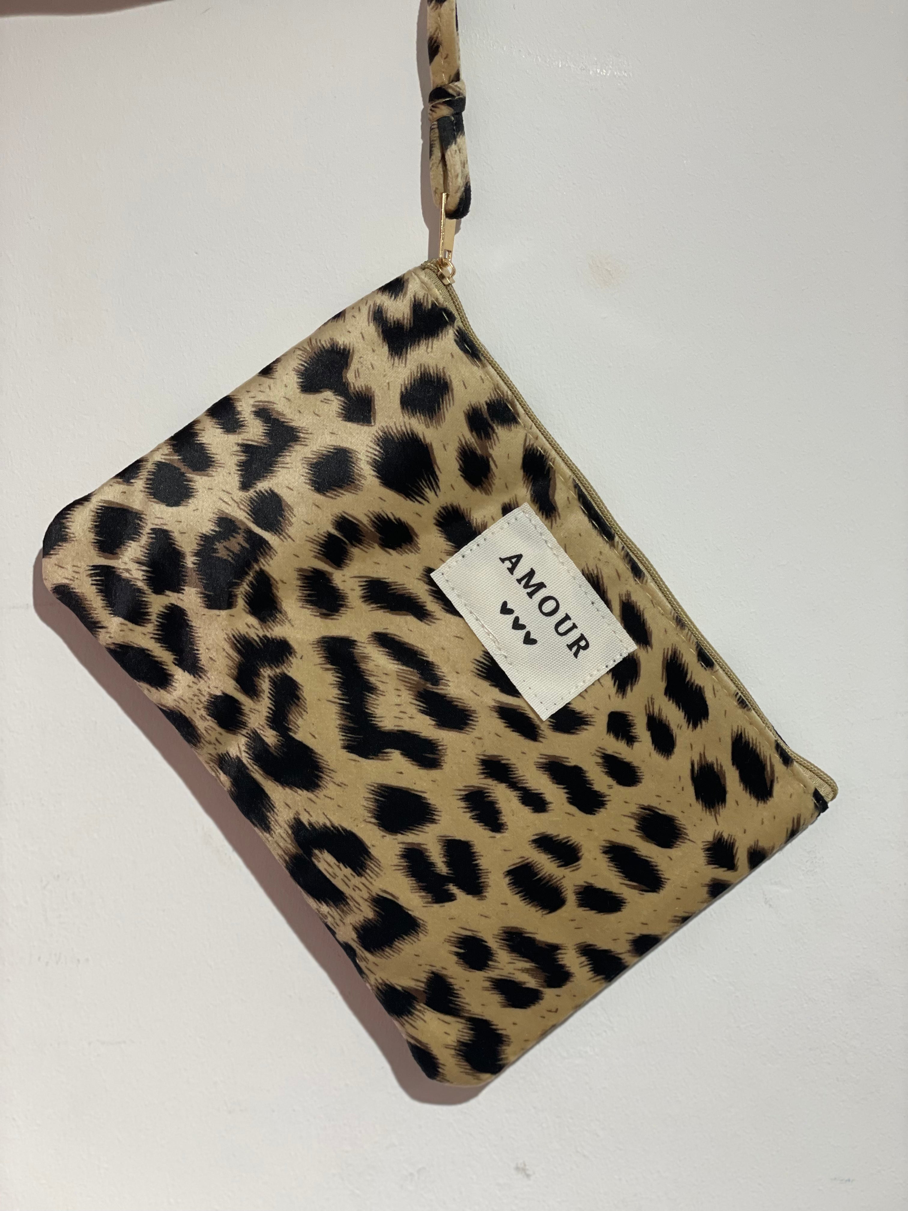 POCHETTE LEOPARD AMOUR